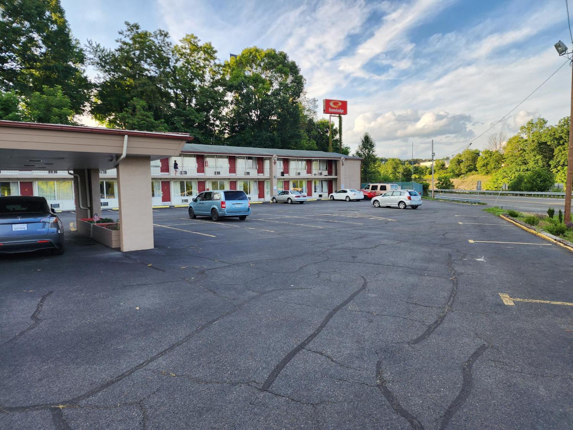 Econo Lodge Wytheville I-77 & I-81 Exterior foto